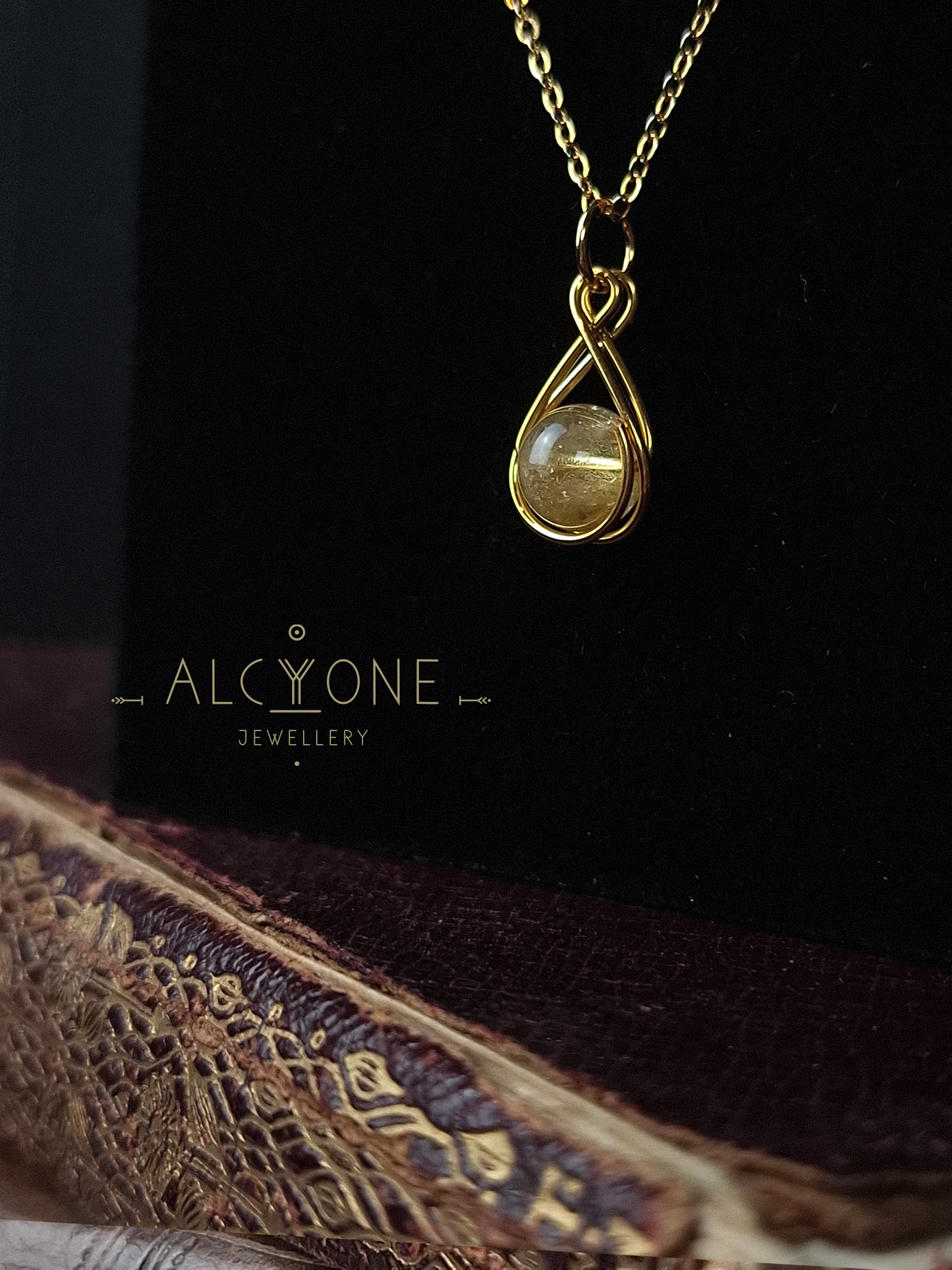 Spellnote Necklace ✦ Citrine