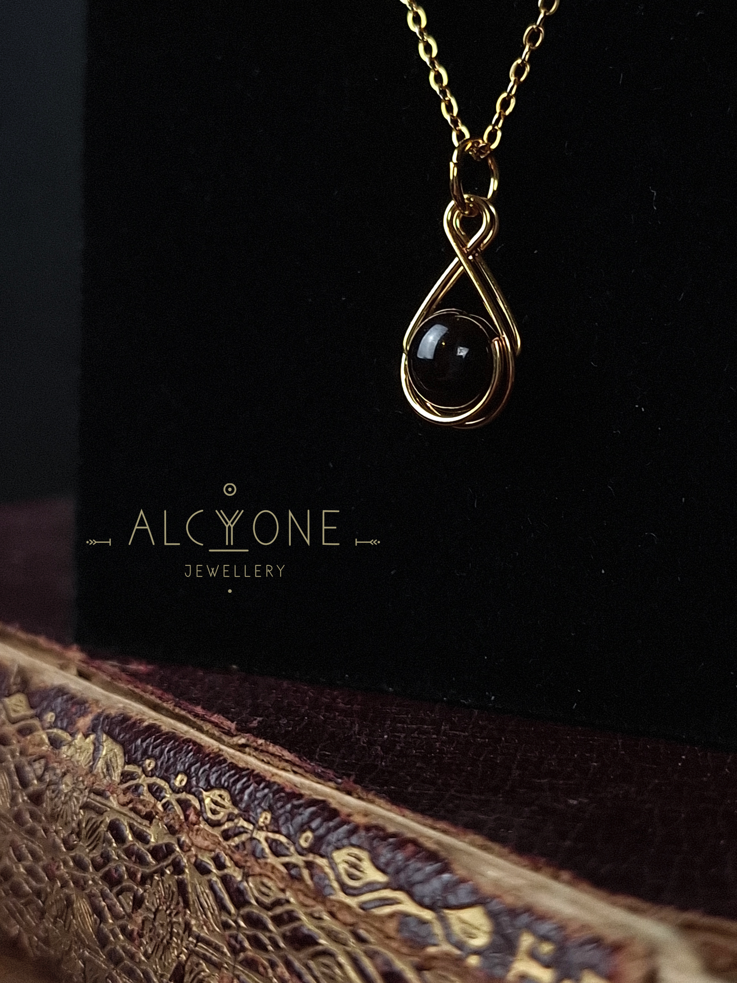 Spellnote Necklace ✦ Obsidian