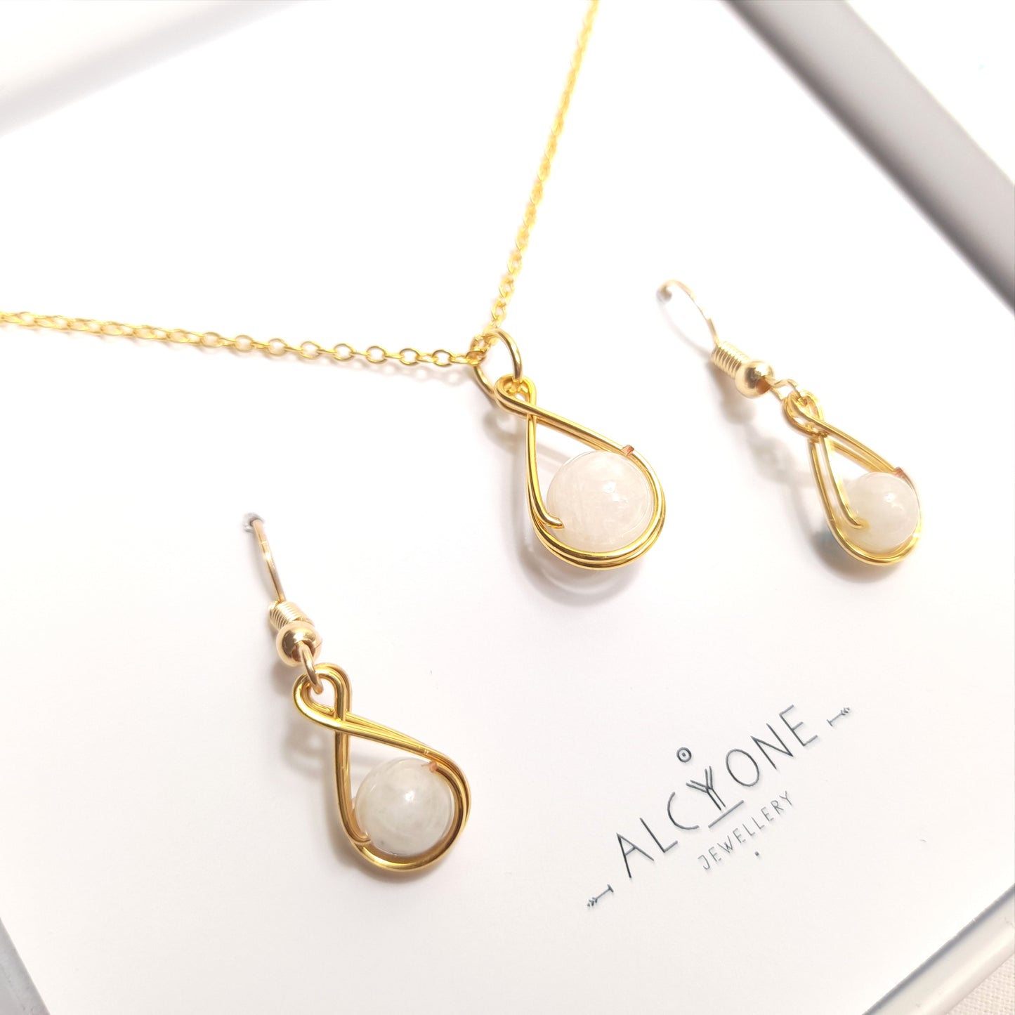Moonstone Gift Set - BIRTHSTONE OF CANCER