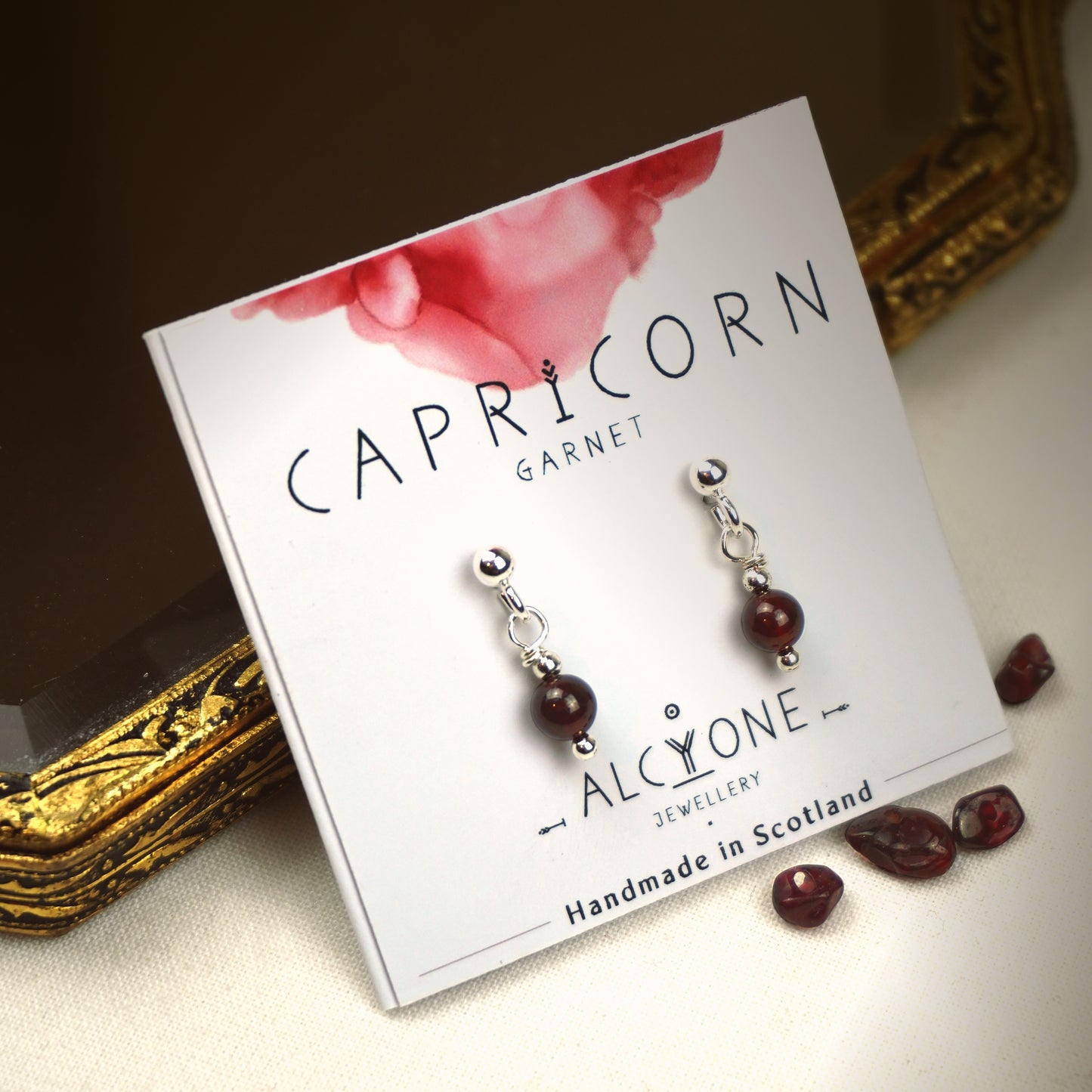 Earrings CAPRICORN Garnet