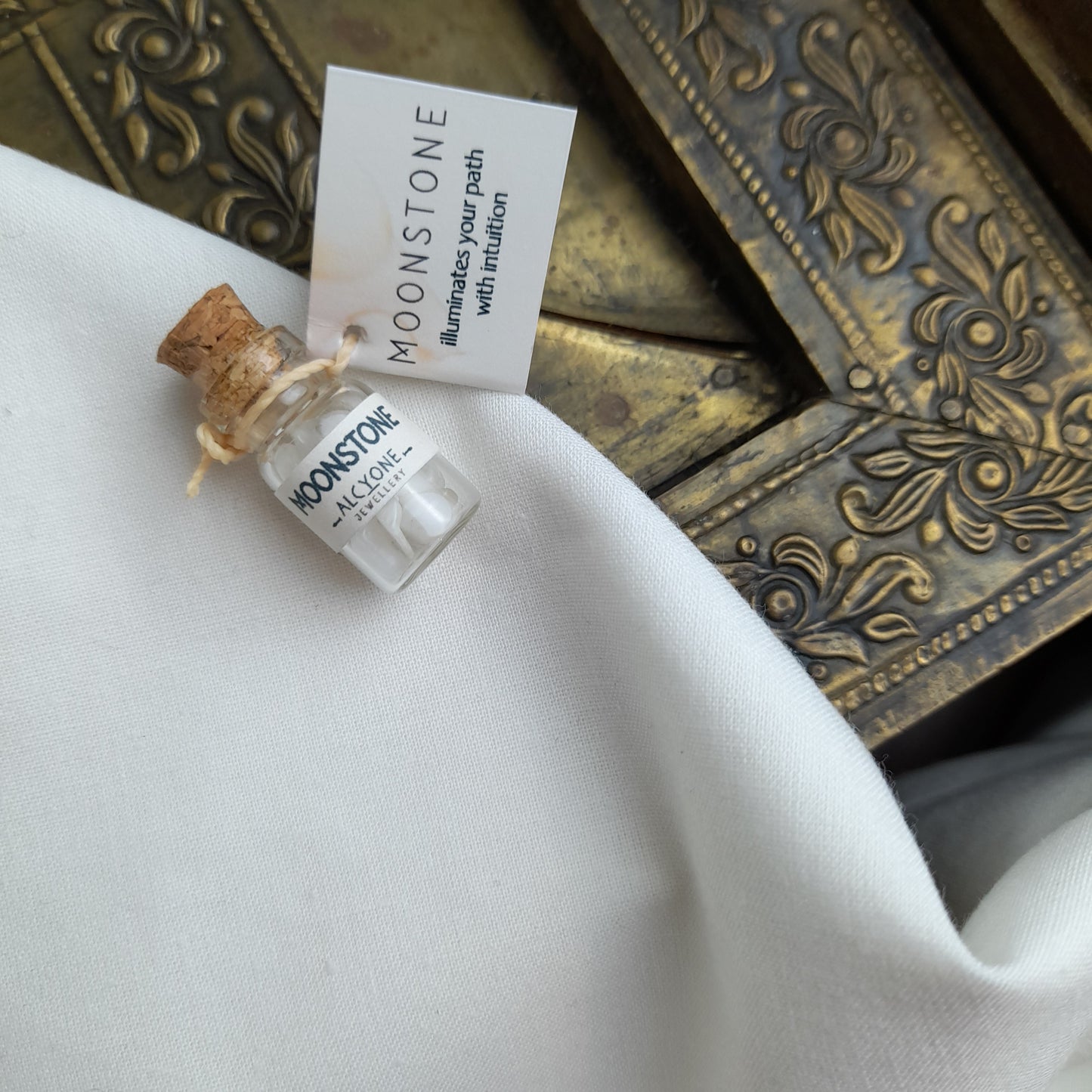 Wee Bottle: MOONSTONE