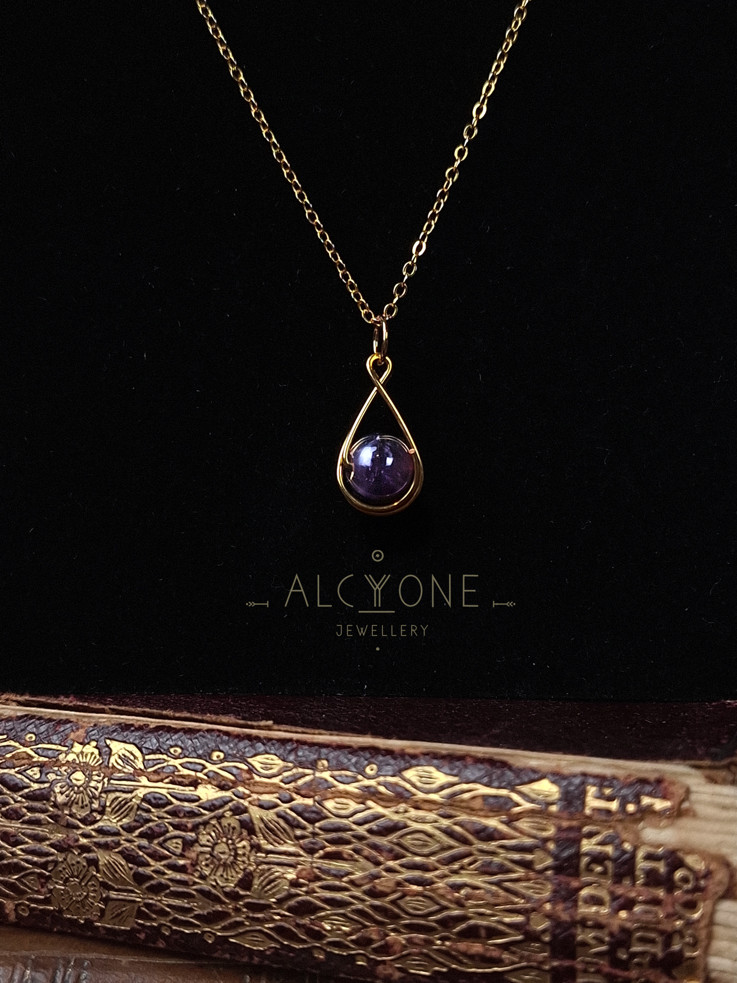 Spellnote Necklace ✦ Amethyst