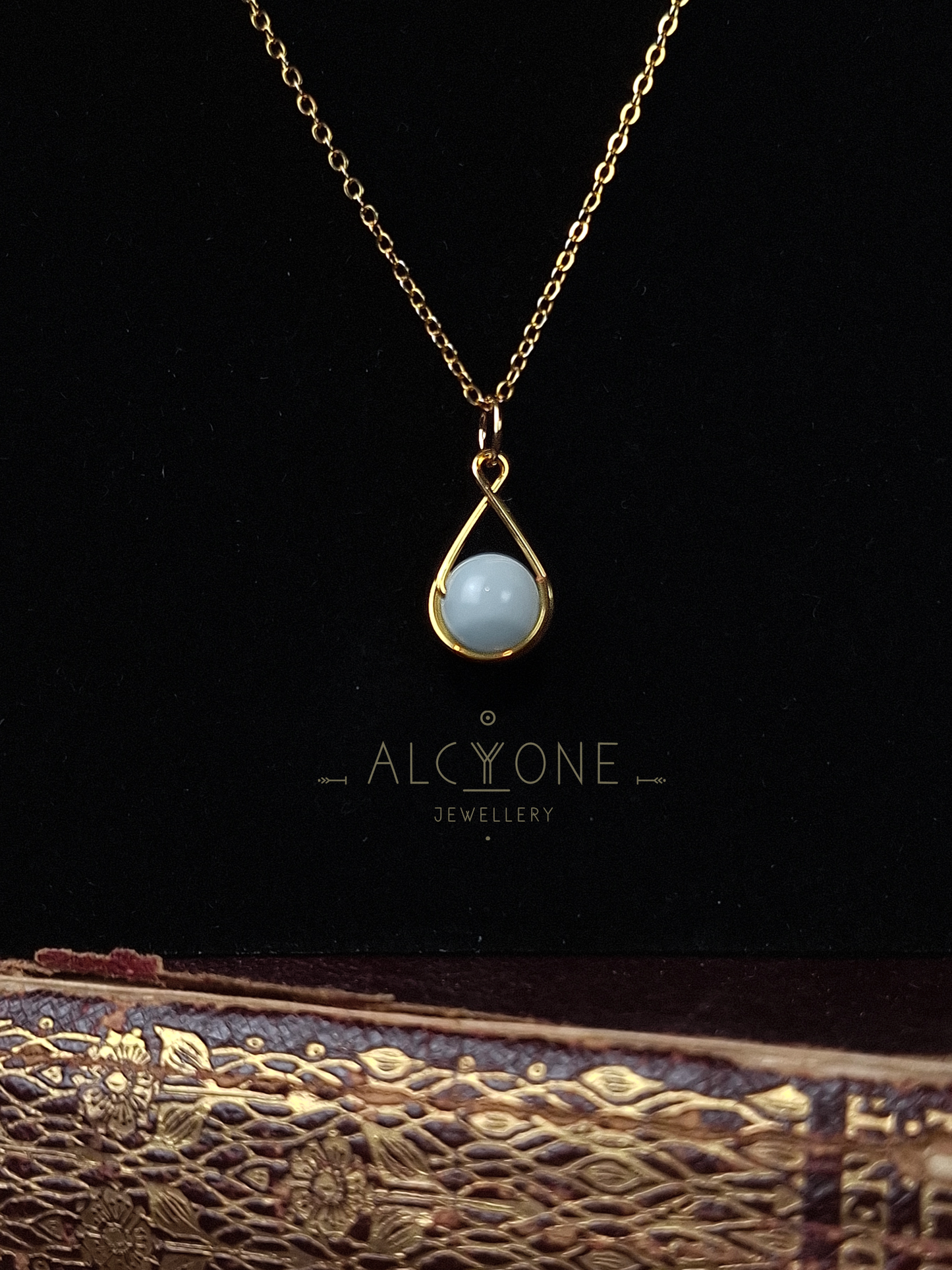 Spellnote Necklace ✦ Aquamarine